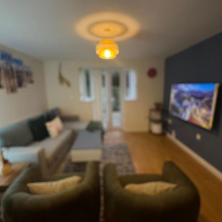 The Vogue Stay, 3 Bedrooms, 2 Bathrooms, Ideal For Jr & Oxford Hospitals, Free Carpark, Conveniently Located For Ring Road Access, 2 Miles From Oxford City Centre Easy Car & Bus Route ภายนอก รูปภาพ