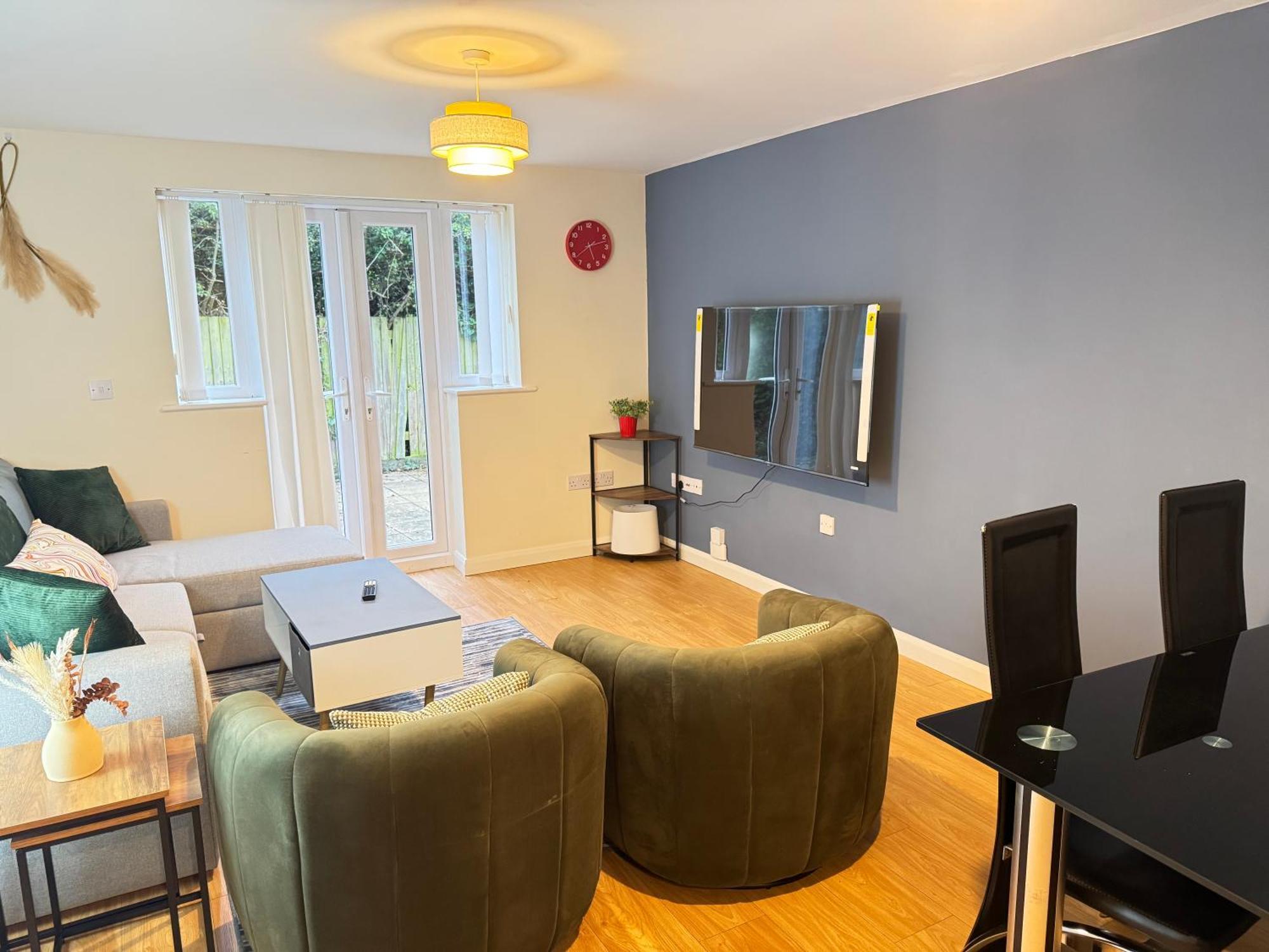 The Vogue Stay, 3 Bedrooms, 2 Bathrooms, Ideal For Jr & Oxford Hospitals, Free Carpark, Conveniently Located For Ring Road Access, 2 Miles From Oxford City Centre Easy Car & Bus Route ภายนอก รูปภาพ