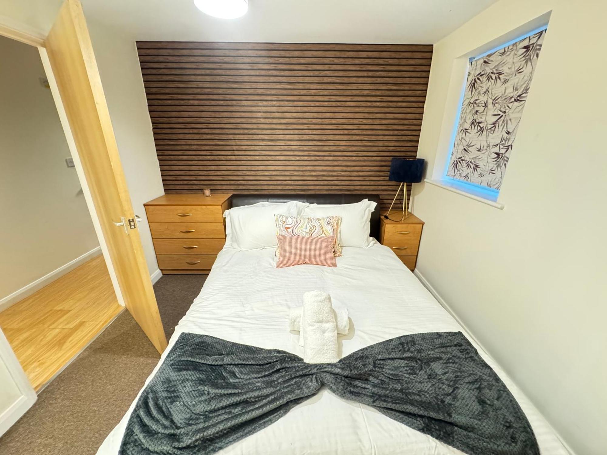 The Vogue Stay, 3 Bedrooms, 2 Bathrooms, Ideal For Jr & Oxford Hospitals, Free Carpark, Conveniently Located For Ring Road Access, 2 Miles From Oxford City Centre Easy Car & Bus Route ภายนอก รูปภาพ