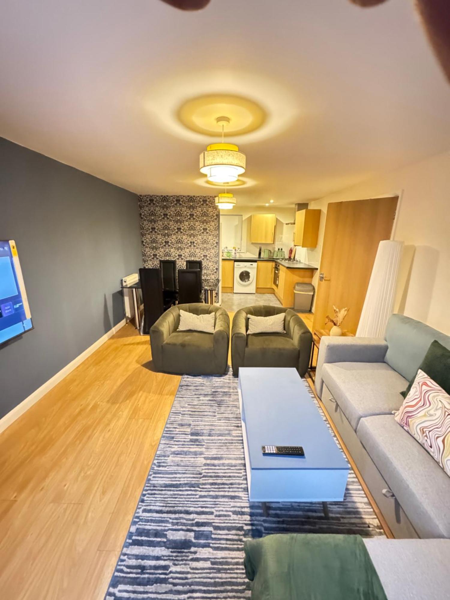 The Vogue Stay, 3 Bedrooms, 2 Bathrooms, Ideal For Jr & Oxford Hospitals, Free Carpark, Conveniently Located For Ring Road Access, 2 Miles From Oxford City Centre Easy Car & Bus Route ภายนอก รูปภาพ