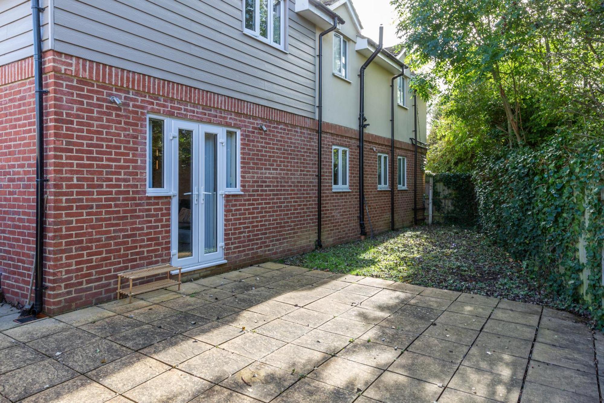 The Vogue Stay, 3 Bedrooms, 2 Bathrooms, Ideal For Jr & Oxford Hospitals, Free Carpark, Conveniently Located For Ring Road Access, 2 Miles From Oxford City Centre Easy Car & Bus Route ภายนอก รูปภาพ