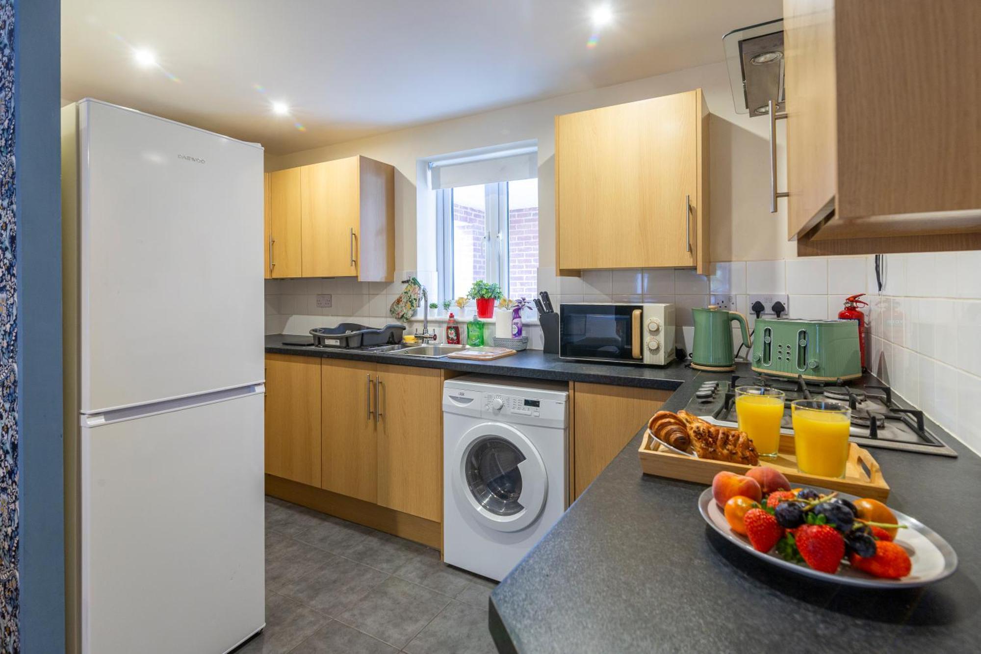 The Vogue Stay, 3 Bedrooms, 2 Bathrooms, Ideal For Jr & Oxford Hospitals, Free Carpark, Conveniently Located For Ring Road Access, 2 Miles From Oxford City Centre Easy Car & Bus Route ภายนอก รูปภาพ