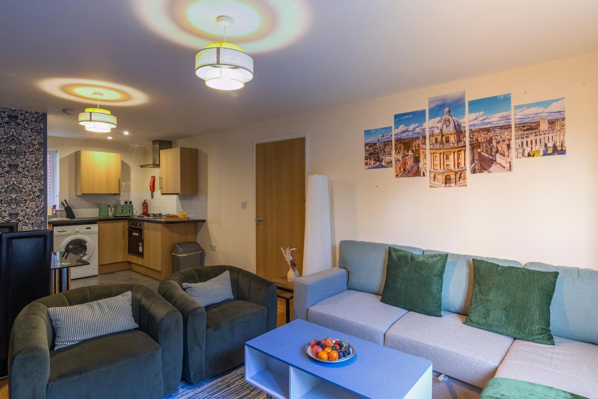 The Vogue Stay, 3 Bedrooms, 2 Bathrooms, Ideal For Jr & Oxford Hospitals, Free Carpark, Conveniently Located For Ring Road Access, 2 Miles From Oxford City Centre Easy Car & Bus Route ภายนอก รูปภาพ