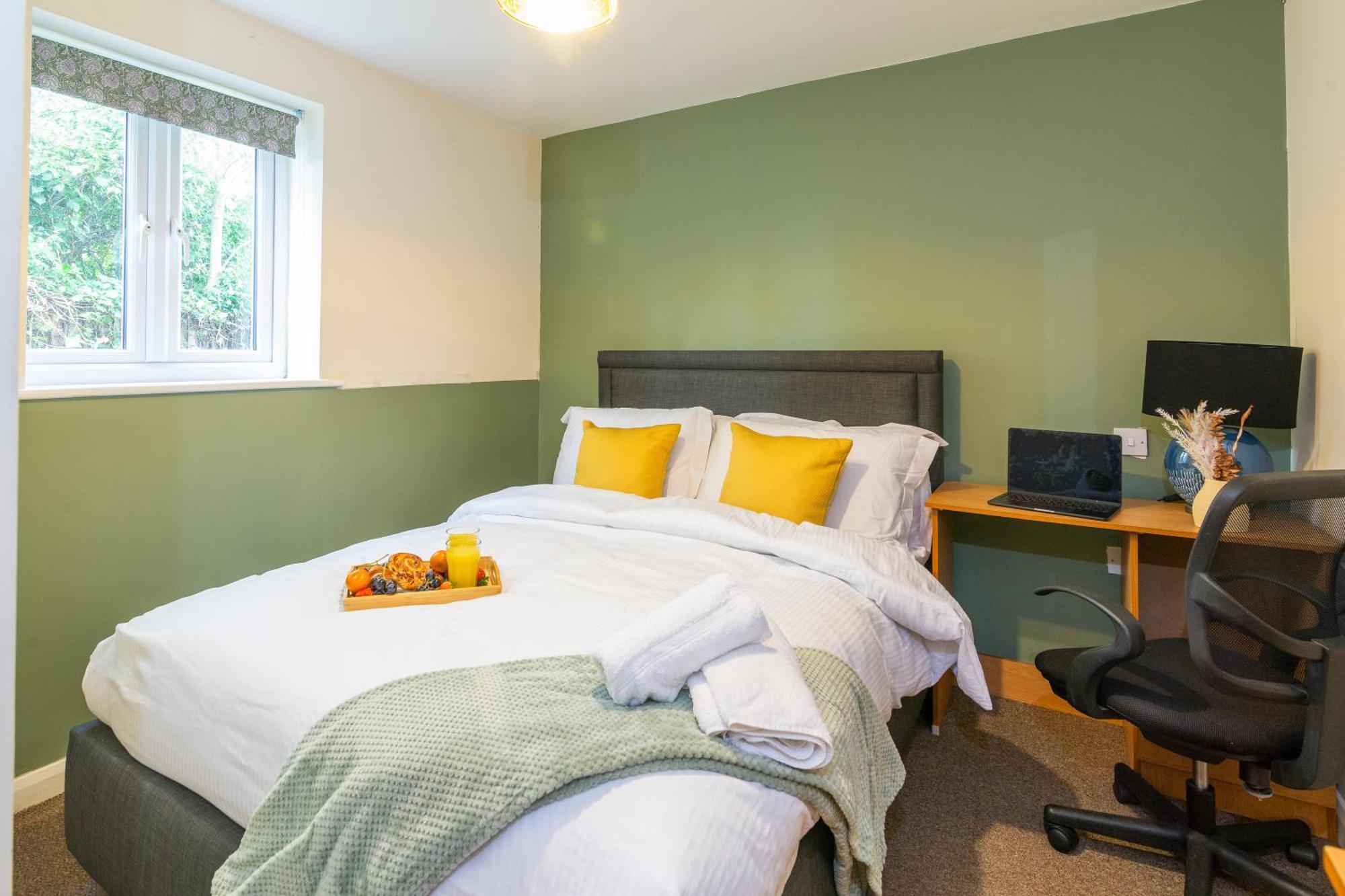 The Vogue Stay, 3 Bedrooms, 2 Bathrooms, Ideal For Jr & Oxford Hospitals, Free Carpark, Conveniently Located For Ring Road Access, 2 Miles From Oxford City Centre Easy Car & Bus Route ภายนอก รูปภาพ